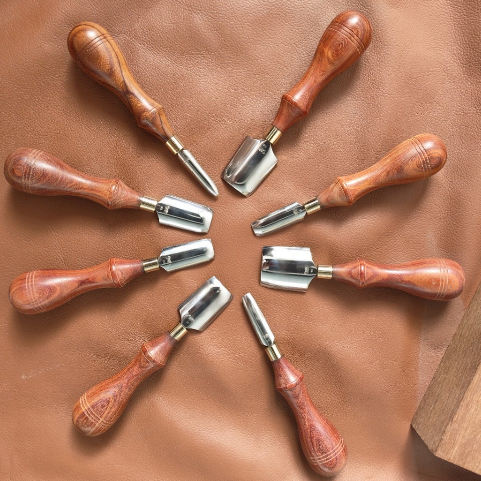 Leatherwork Hand Press - 手作り革細工用ツール、手押し式丸めナイフ、浅型丸型革裁断カッター