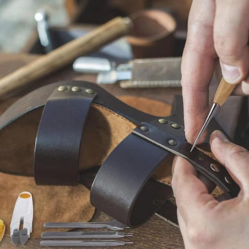 59点セットの革細工用工具セット。手縫い、ステッチ、スタンピ - Groover Stitching Tool のレビューと価格