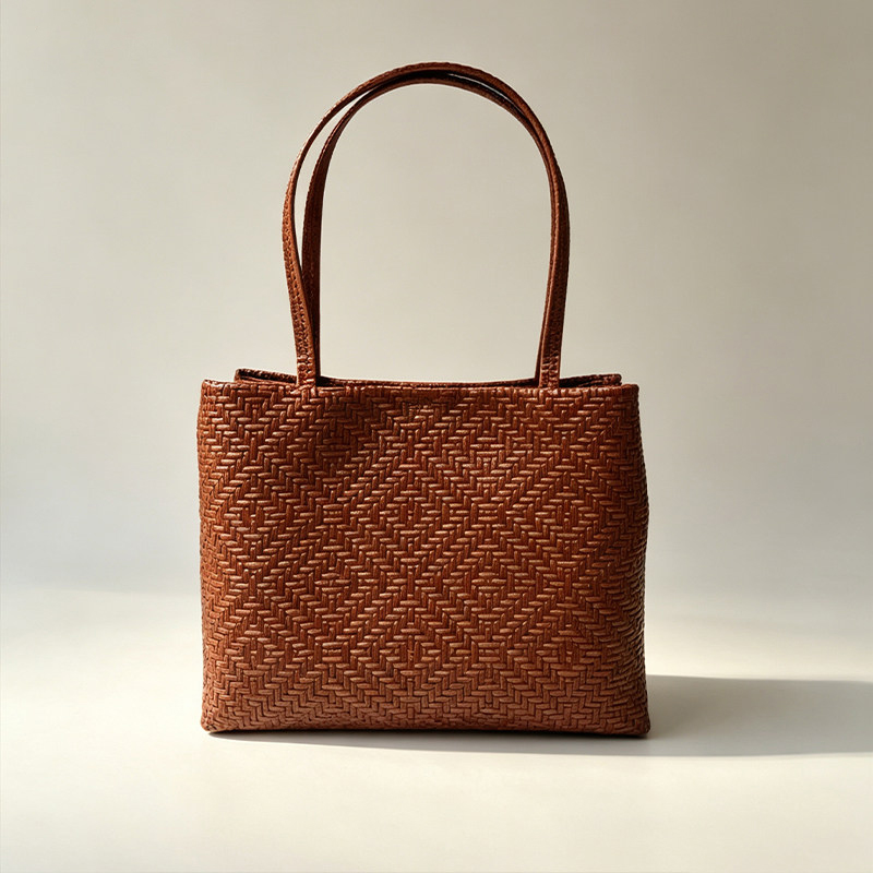 メンディー 本革 織りプリント グレイン トートバッグ オー - Leatherwork Designs のレビューと価格