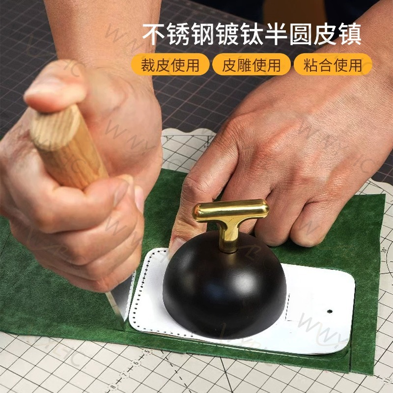 ステンレス製T型レザープレスウェイト、半円形ペーパーホルダー - Leatherwork Hand Press のレビューと価格